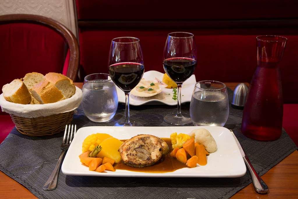 Brit Hotel Le Lion D'Or Chinon Restaurant foto