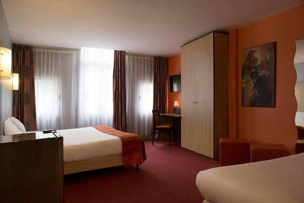 Brit Hotel Le Lion D'Or Chinon Cameră foto