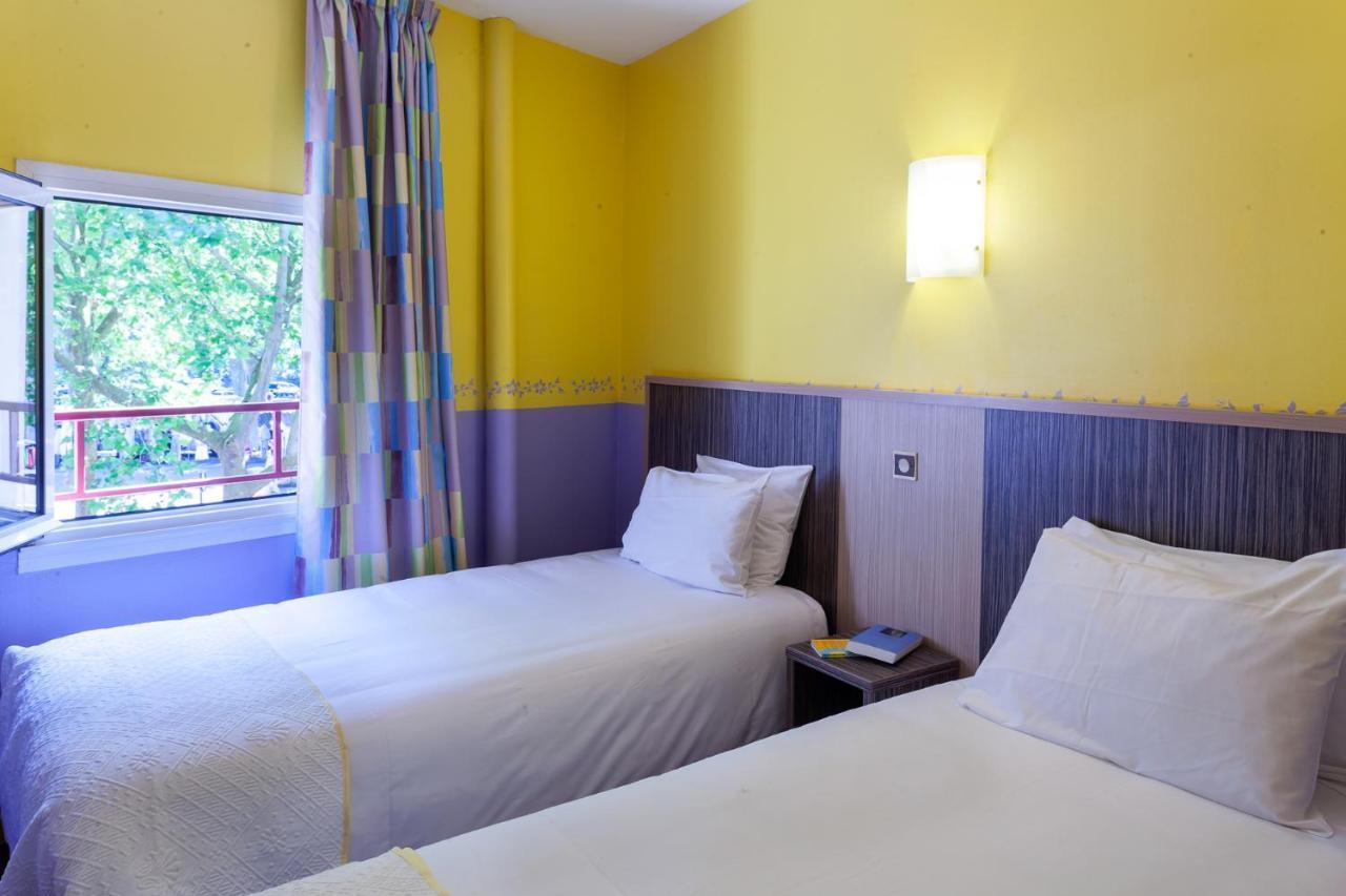 Brit Hotel Le Lion D'Or Chinon Exterior foto