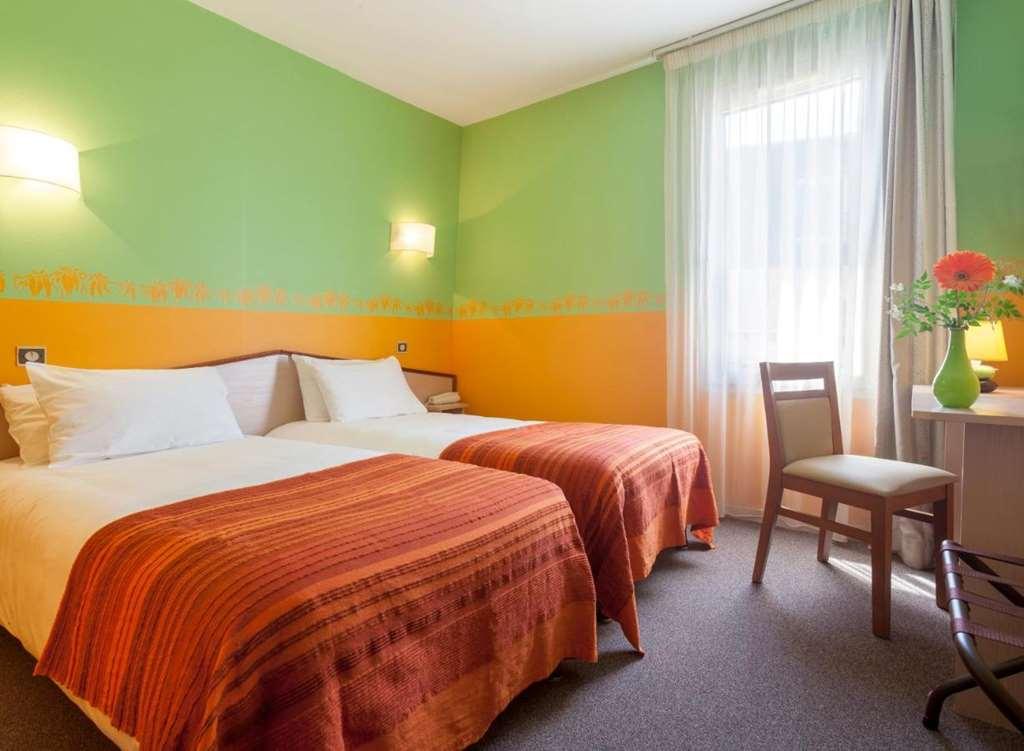 Brit Hotel Le Lion D'Or Chinon Cameră foto