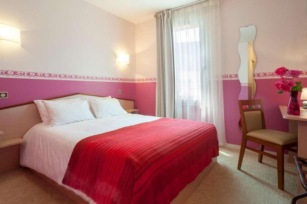Brit Hotel Le Lion D'Or Chinon Cameră foto